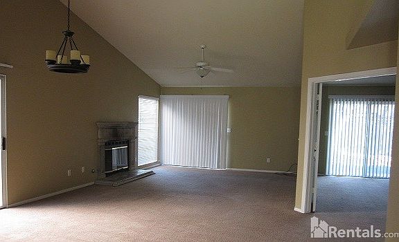 3rd image of 9194 N Green Meadows Ln
