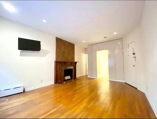 5th image of 104 W 74th St #A