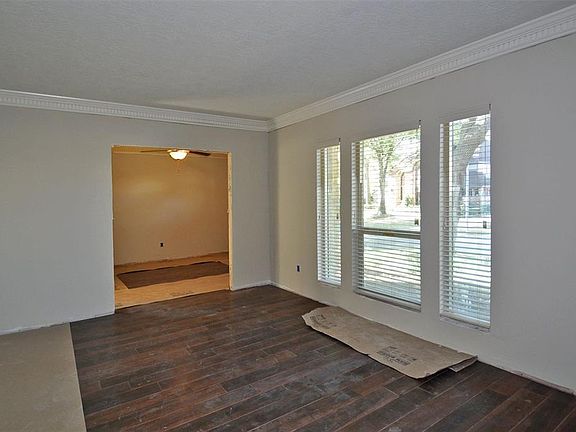 3rd image of 2306 Millvale Dr