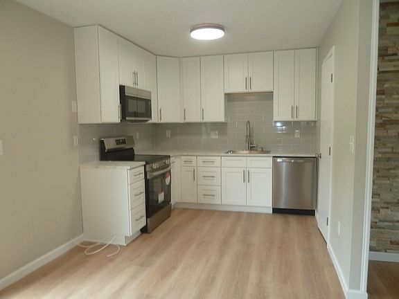 4th image of 4270 Catalpa Dr