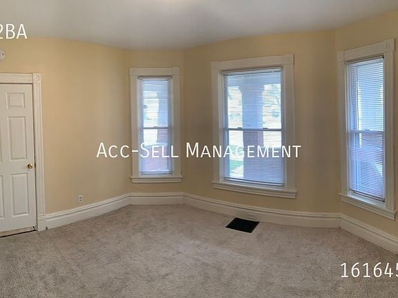 4th image of 918 Eastern Ave SE #1