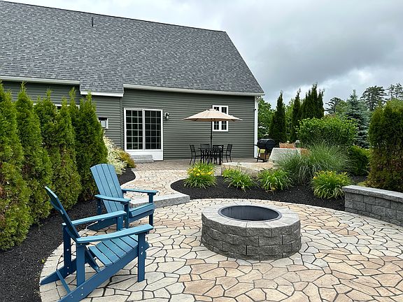 Backyard & Fire Pit