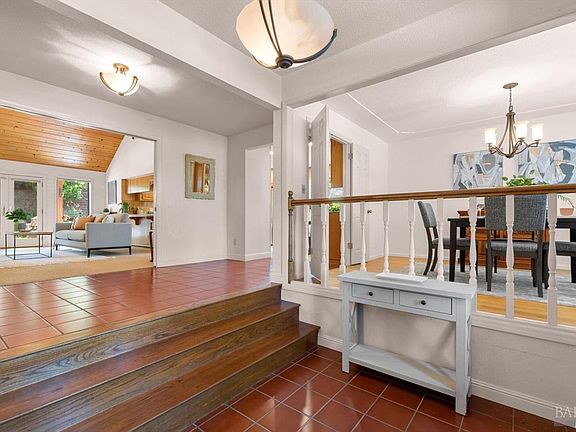 5th image of 349 Grandview Drive