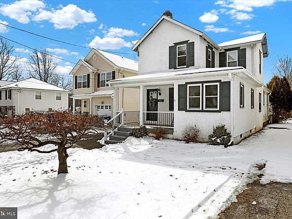 2nd image of 1062 Trewellyn Ave