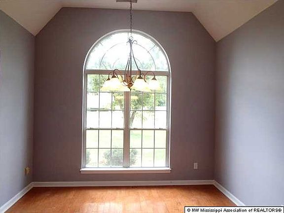 5th image of 2496 Wood Hill Dr
