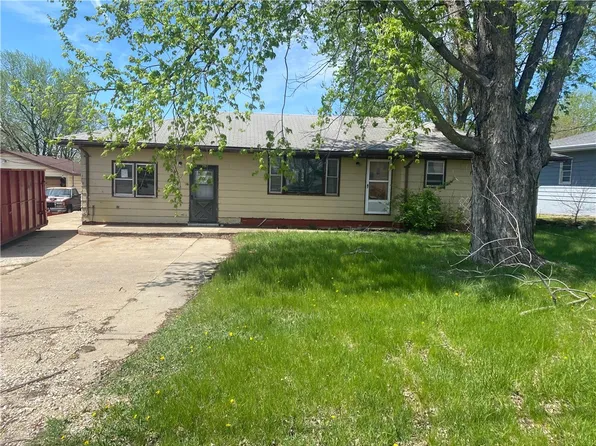 5046 NE 5th St, Des Moines, IA 50313