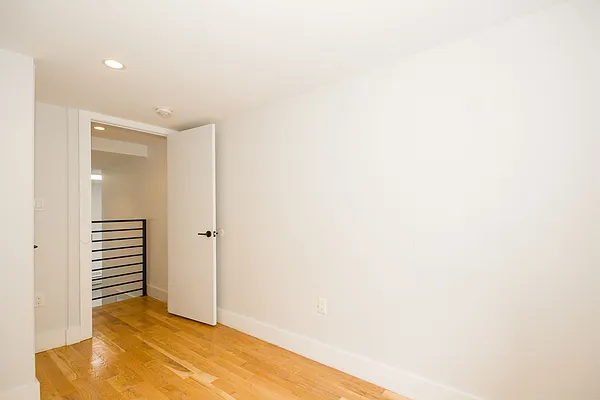 Rented by Nooklyn NYC LLC | media 48