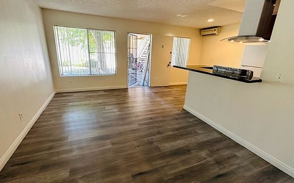 5th image of 323 W 11th St #11079941