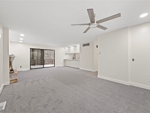 5th image of 18015 Cliffside Dr #4942