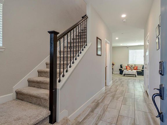 3rd image of 1601 Goode Pl