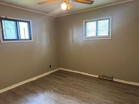 3rd image of 4067 Valley Cir