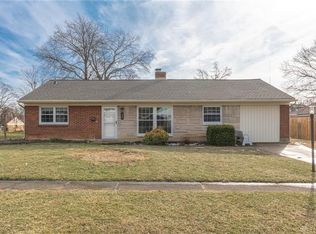 834 Fairacres Dr, Dayton, OH 45429