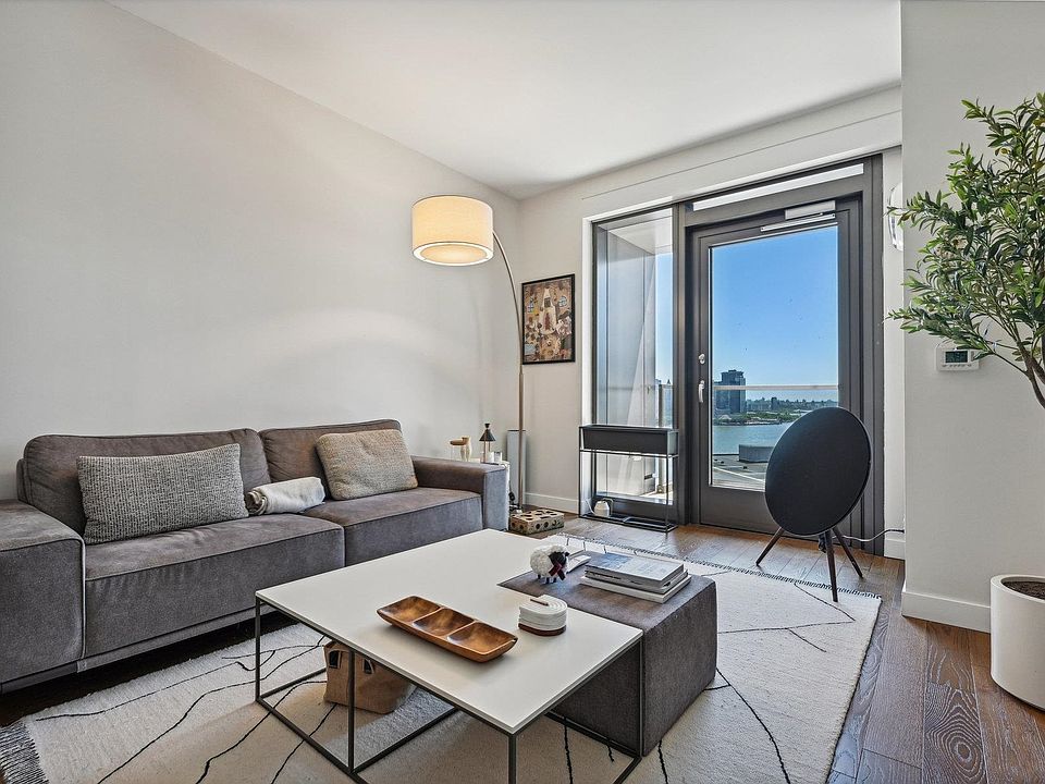 1st image of 99 Hudson St #1912