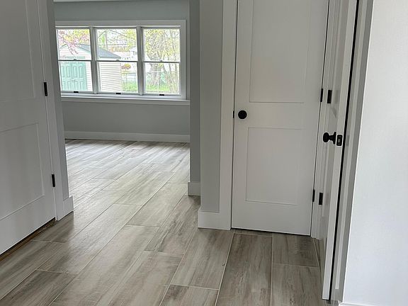 5th image of 10 William St