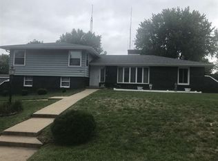 904 Saint Marys Ave, Falls City, NE 68355