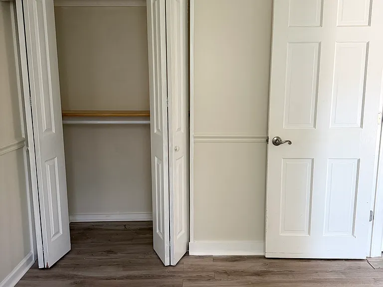 122 Zelus St — Photo 16