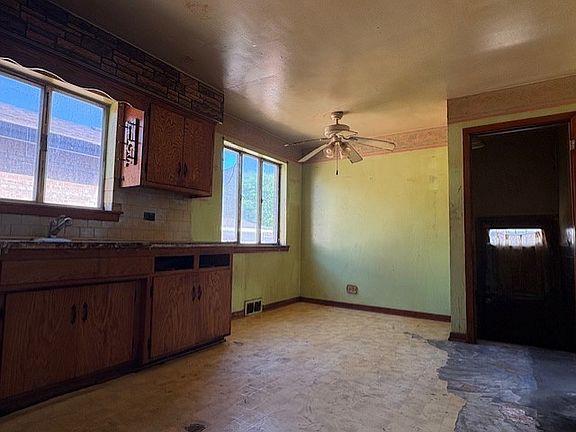 5th image of 3709 W 66th Pl