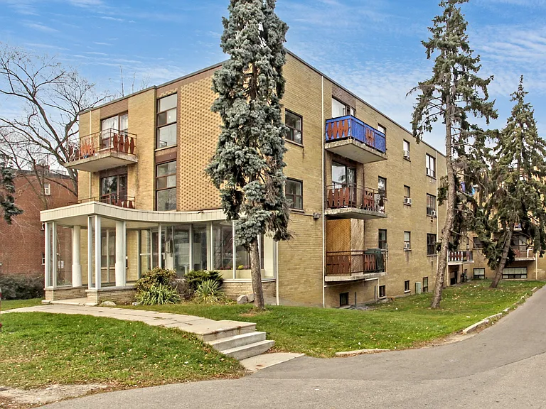 2340 Park Towers Ave — Photo 16