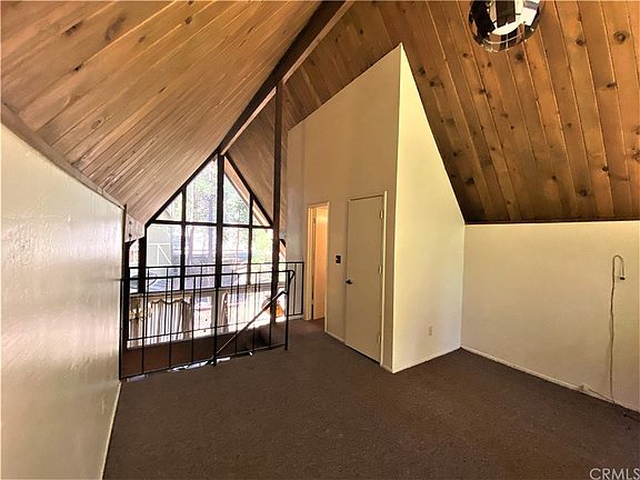 3rd image of 385 Birchwood Dr