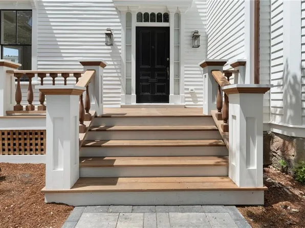 41 School St #1, Newport, RI 02840
