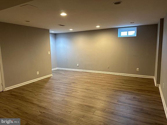 4th image of 463 Kenilworth Ct