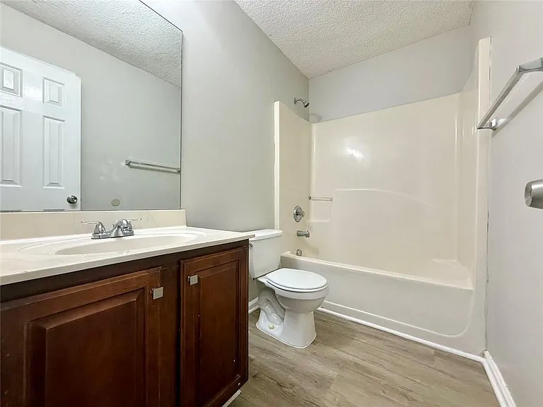 2154 Olmadison Vw — Photo 19
