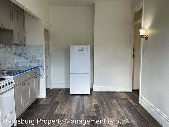 3rd image of 1602 Green St APT 2R