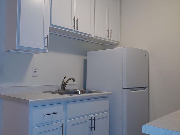 5th image of 3030 Irving Ave S APT 307