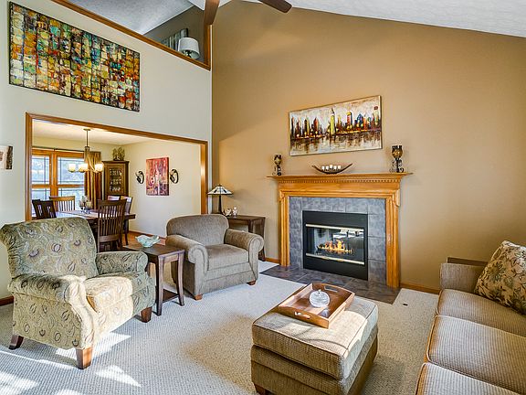 3rd image of 8482 Olenbrook Dr