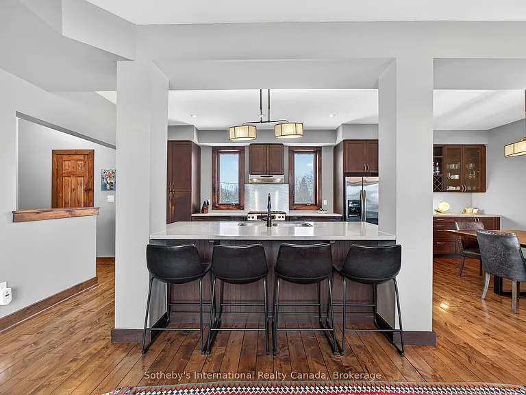 119 Venture Blvd — Photo 4
