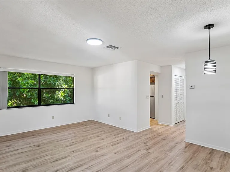 110 Hammock Pine Blvd — Photo 8