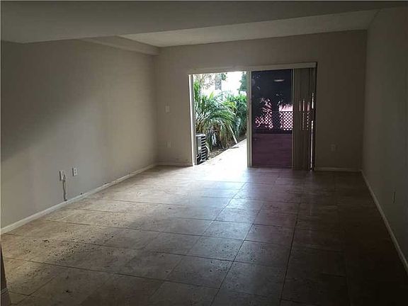 4th image of 1030 NW 123rd Ct
