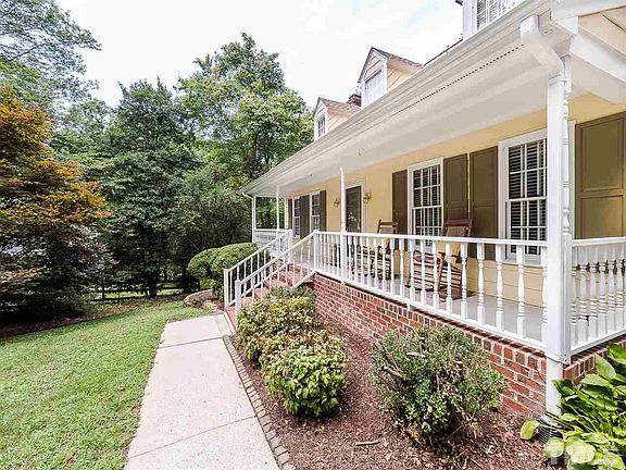 4th image of 501 Sloping Hill Ln