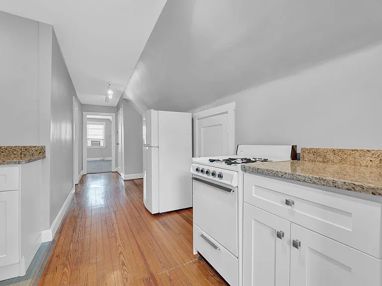 3565 Pape Ave #3 — Photo 4