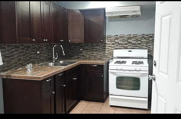 5th image of 4054 S Artesian Ave #1