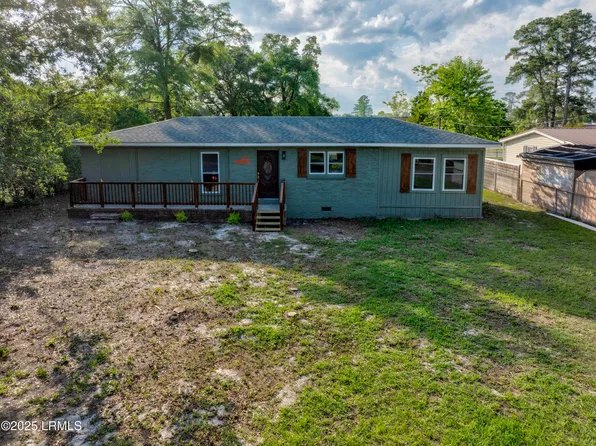 121 Harrison St, Varnville, SC 29944