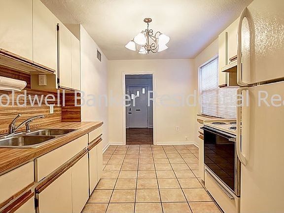 3rd image of 2002 S Habana Ave APT A