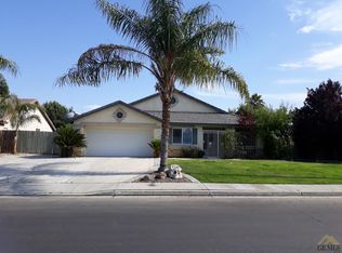10105 Grand View Summit Dr, Bakersfield, CA 93311