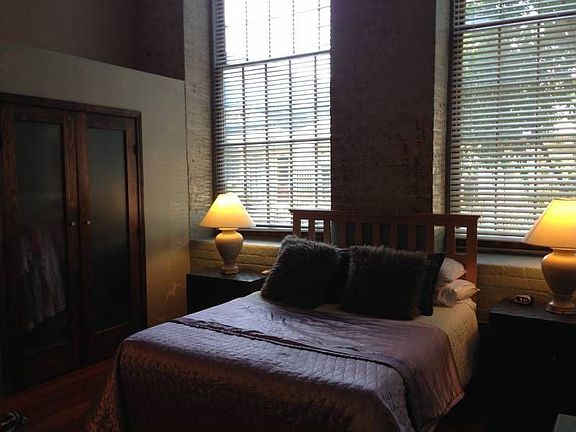 3rd image of 920 Poeyfarre St APT 167