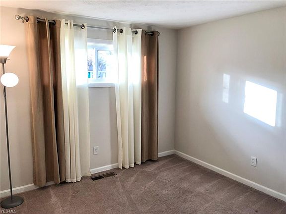 5th image of 9005 Cambridge Dr