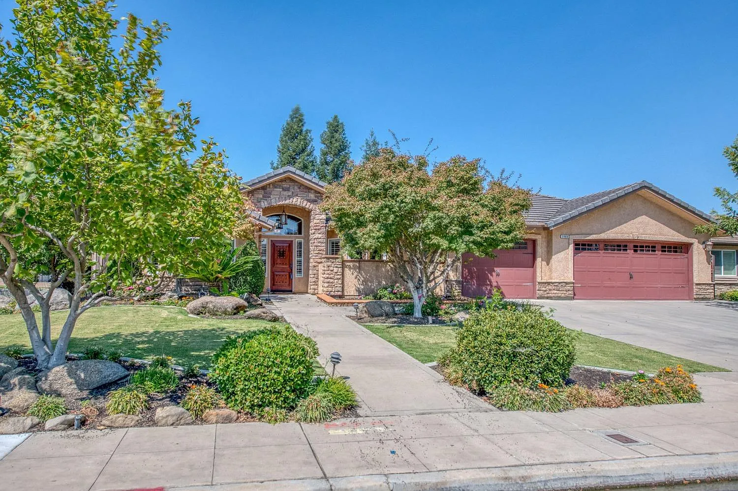 2960 Carson Ave photo 1