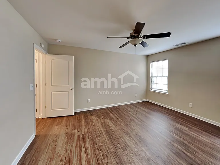484 Albion Cir — Photo 9