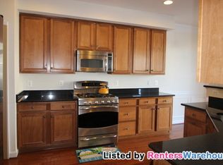2507 Einstein St, Herndon, VA 20171
