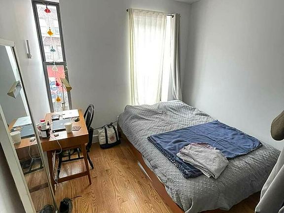 5th image of 263 Rogers Ave #2B