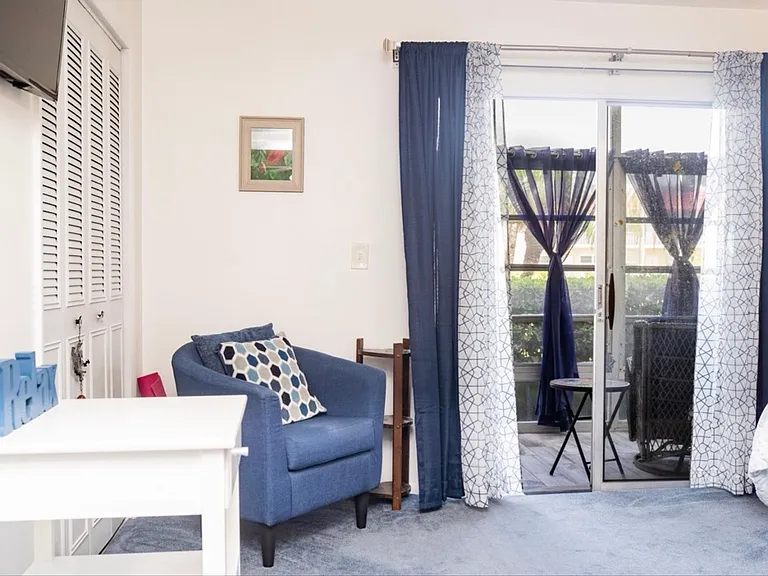 15 Vista Palm Ln — Photo 8