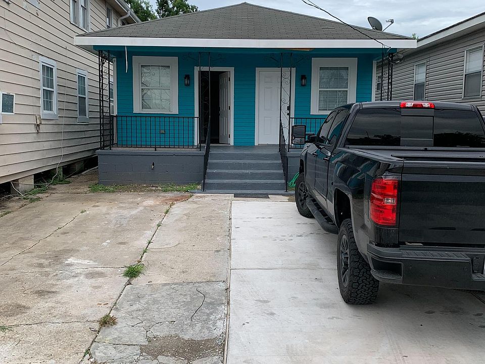 1st image of 2625 Louisa St