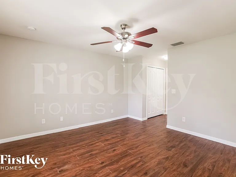 915 Kanuga St E — Photo 9