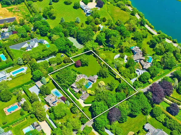 251 Pond Ln, Southampton, NY 11968