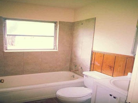 2nd image of 1214 Maple Ave