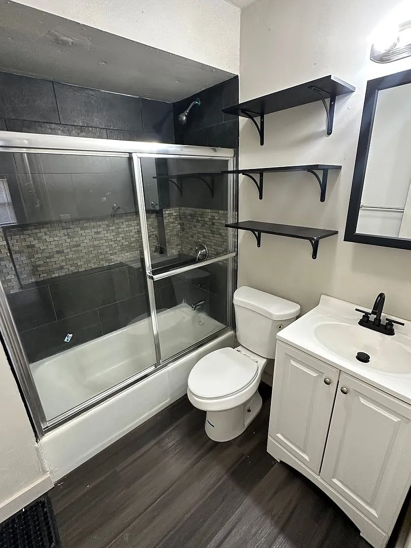 5 Bedroom — Photo 4